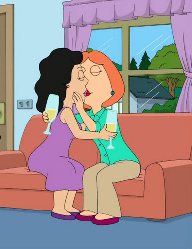  Lois and Bonnie Kiss 3