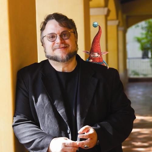  ★ JROTG producer Guillermo del Toro with an elf ☆