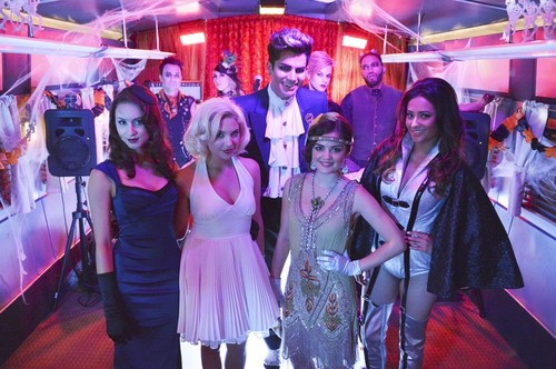  Behind the Scenes of the Хэллоуин Special (PLL)