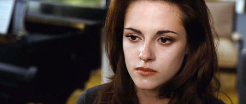 Bella getting "human lessons"from the Cullens,BD 2