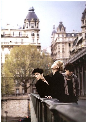  Boys in city 4 Paris