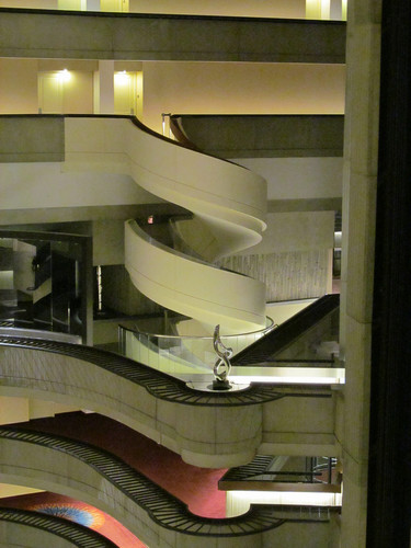  Catching 火災, 火 set in the interior of the Atlanta Marriott Marquis hotel