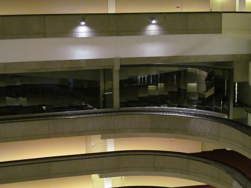  Catching fuego set in the interior of the Atlanta Marriott Marquis hotel