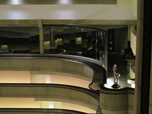  Catching apoy set in the interior of the Atlanta Marriott Marquis hotel