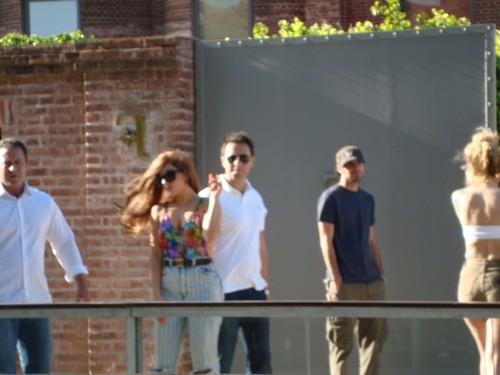  Gaga greeting 팬 at her hotel in Buenos Aires