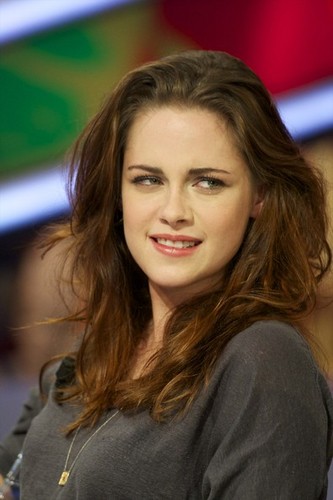  Kristen appears on Spanish TV tunjuk "El Hormiguero" {15/11/12}.