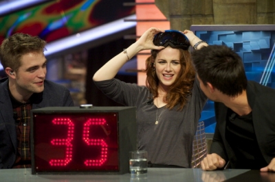  Kristen appears on Spanish TV onyesha "El Hormiguero" {15/11/12}.