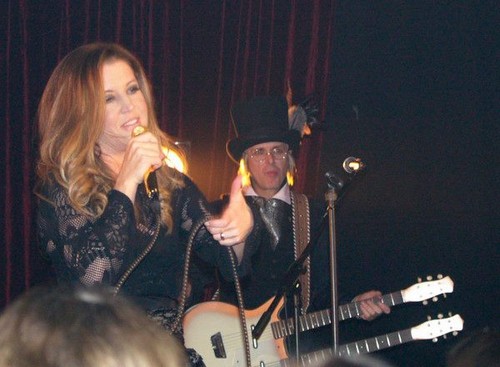  Lisa performing (2012)