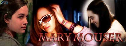  Mary Mouser Cover 写真