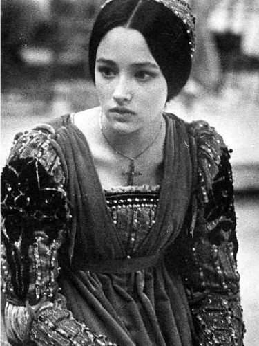  Olivia Hussey - On Romeo & Juliet movie set
