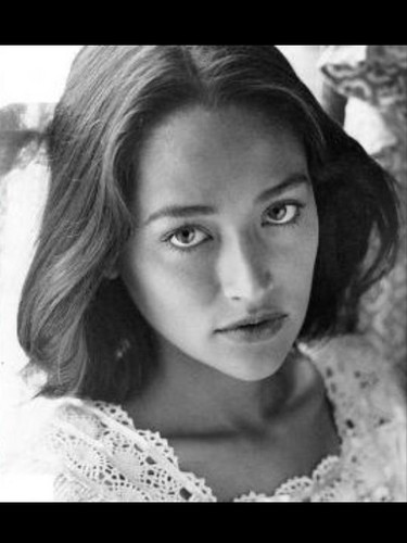  Olivia Hussey - Young (Same Photo, different angles)