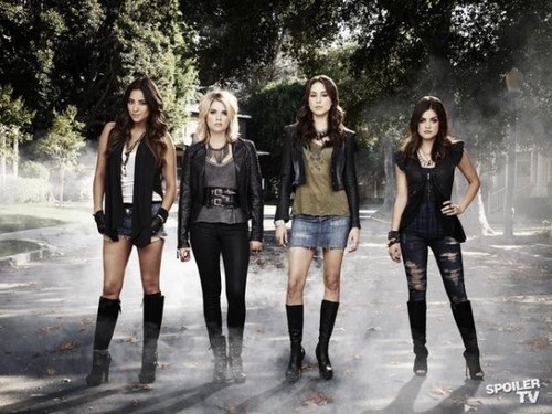 Pretty Little Liars - Season 3 - New Cast Promotional Photo