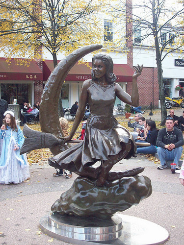  bewitched STATUE