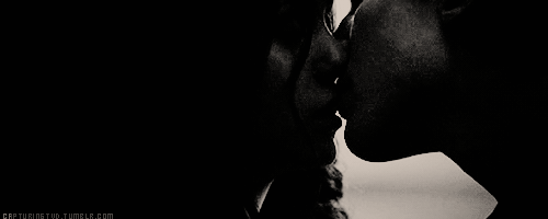  Damon & Katherine's kiss
