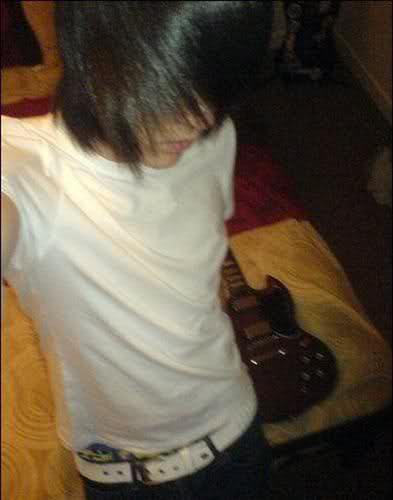  Emo boy with gitarre