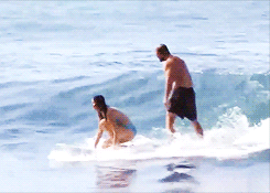  Jennifer Lawrence trying to surf in Hawaii