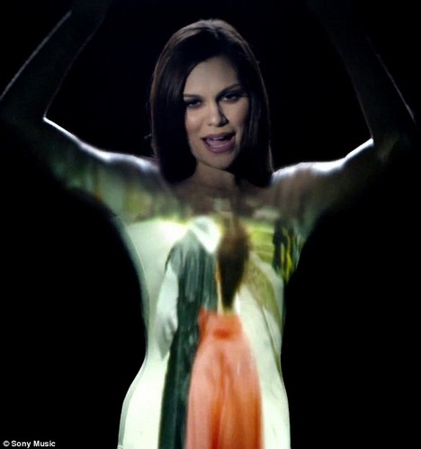 Jessie in new "Crazy 'Bout You" music video