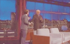  Josh Hutcherson’s entrance and attempted キッス on David Letterman.