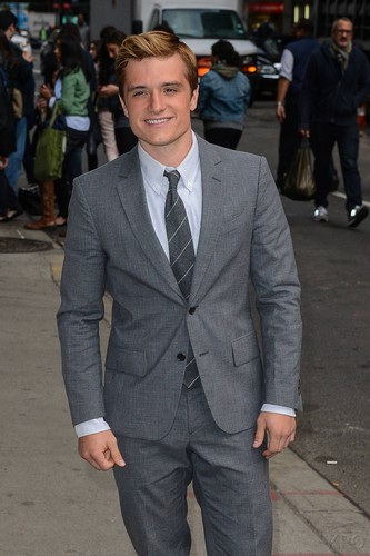  Josh visits "Late Show With David Letterman" [HQ]