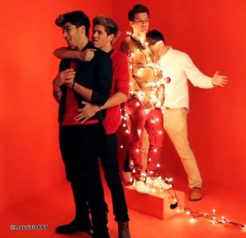  One Direction' PARADE photoshoot for Weihnachten 2012