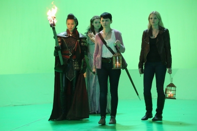  Jennifer Morrison, Ginnifer Goodwin,Sarah Bolger and Jamie Chung from Once Upon A Time S02E09