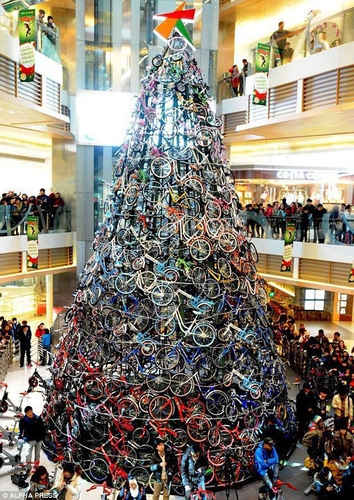  Bikes on Christmas arbre