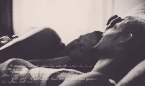  Carol & Daryl sleeping together <3