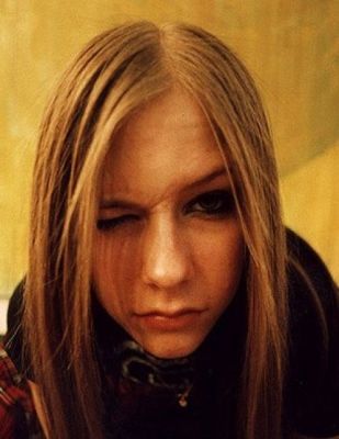 Fortune Photoshoot 2003 - Avril Lavigne Photo (32992014) - Fanpop