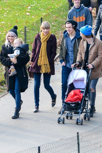  Harry, Taylor and Tisdale Family //12//02//12//