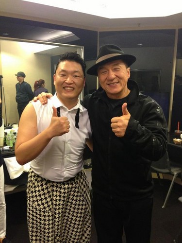  Jackie Chan & PSY at MAMA 2012 award.