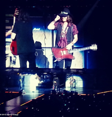  Johnny @ Aerosmith концерт - Dec.3