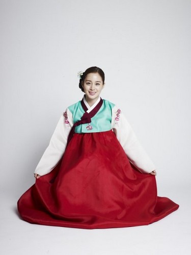  Kim Tae Hee in hanbok