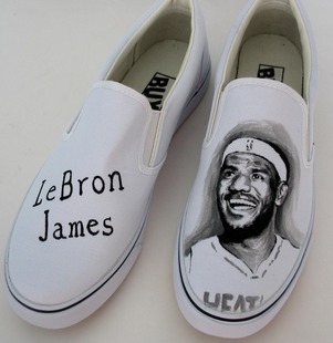  LeBron James customized shoes