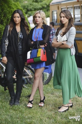  Pretty Little Liars - Episode 3.14 - She's Better Now - Promotional Fotos