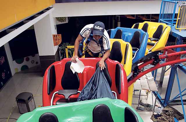 Voltron roller coaster at Galerias Prima 