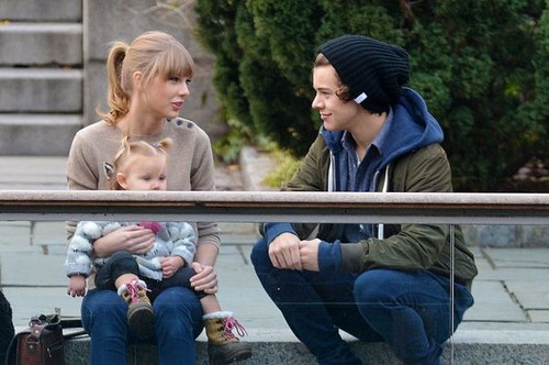  my god she even met baby lux! wtf!
