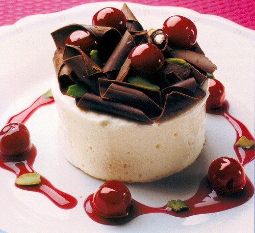  white chocolate and cherries postre helado, parfait, parfait de