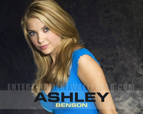  Ashley দেওয়ালপত্র