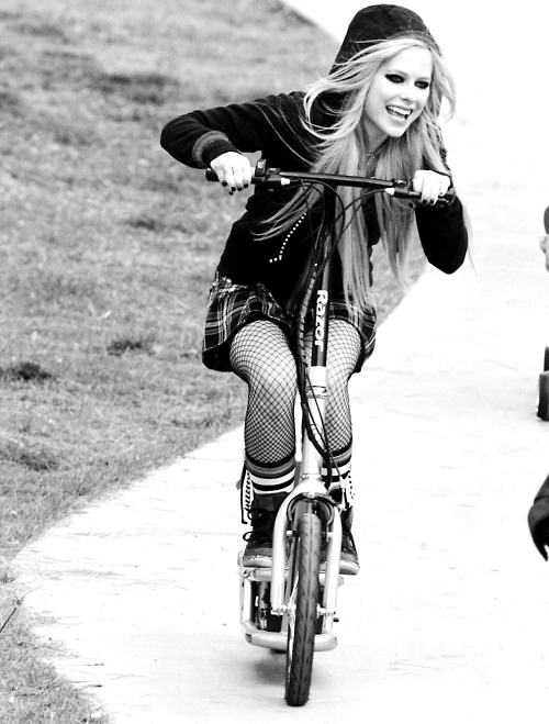 Avril~Girlfriend - Avril Lavigne Photo (33019745) - Fanpop