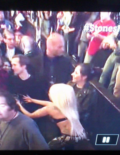  Gaga in the audience at The Rolling Stones' 音乐会