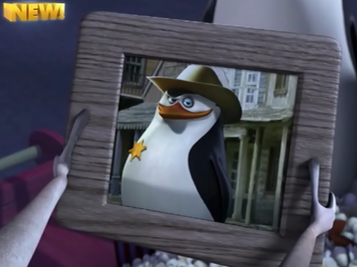  Julien has a picture of Skipper? :O