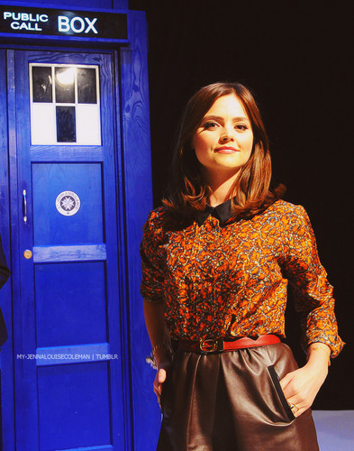  Matt/Jenna سے طرف کی the TARDIS!