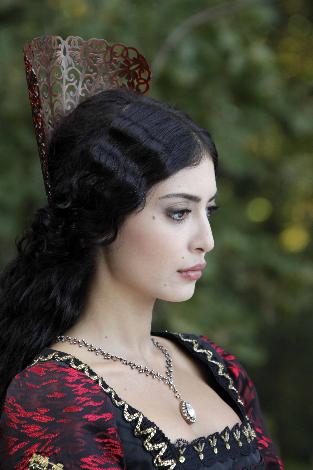 Melike Ipek Yalova as Princess Isabella in Muhtesem Yuzyil