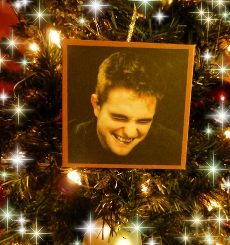  Robert Pattinson Holiday Ornament