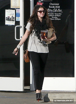  Selena Out In Encino