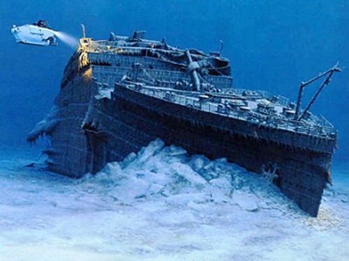 The Titanic At The Bottom Of The Sea 
