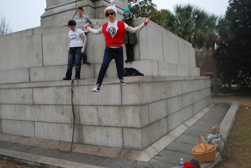  Dave looks swag, jumping off statues like a boss