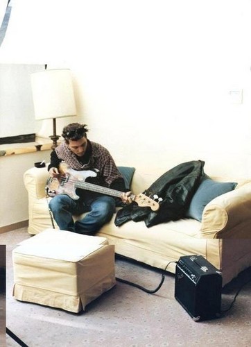  Johnny and his guitare