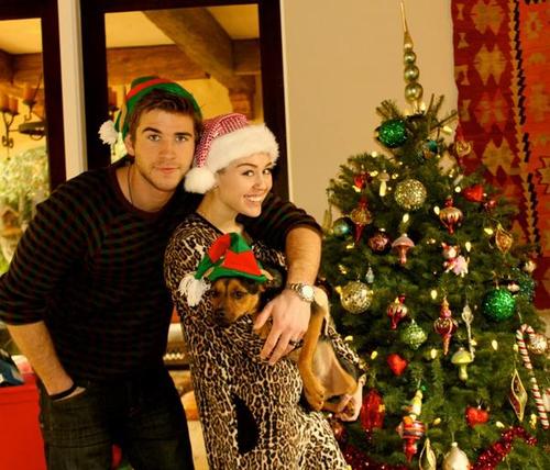  Liam & Miley-Christmas 2012