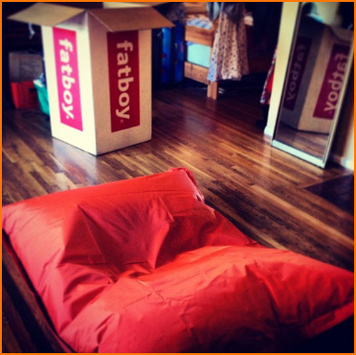  Nickelodeon Stars Receive Giant orange Beanbags For The Holidays